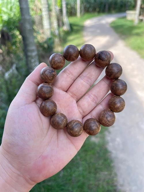Tản mạn về đánh sáp vòng trầm hương – Có nên hay không? Có ảnh hưởng gì không?